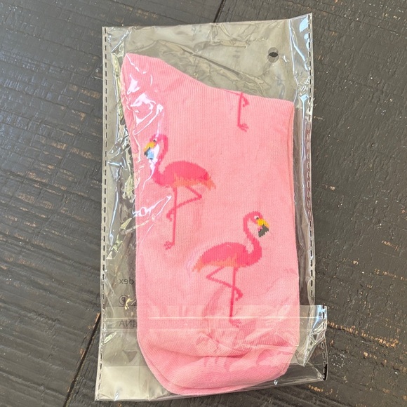🎈4 LISTINGS FOR $20! New Pink Flamingo Socks - Picture 1 of 7